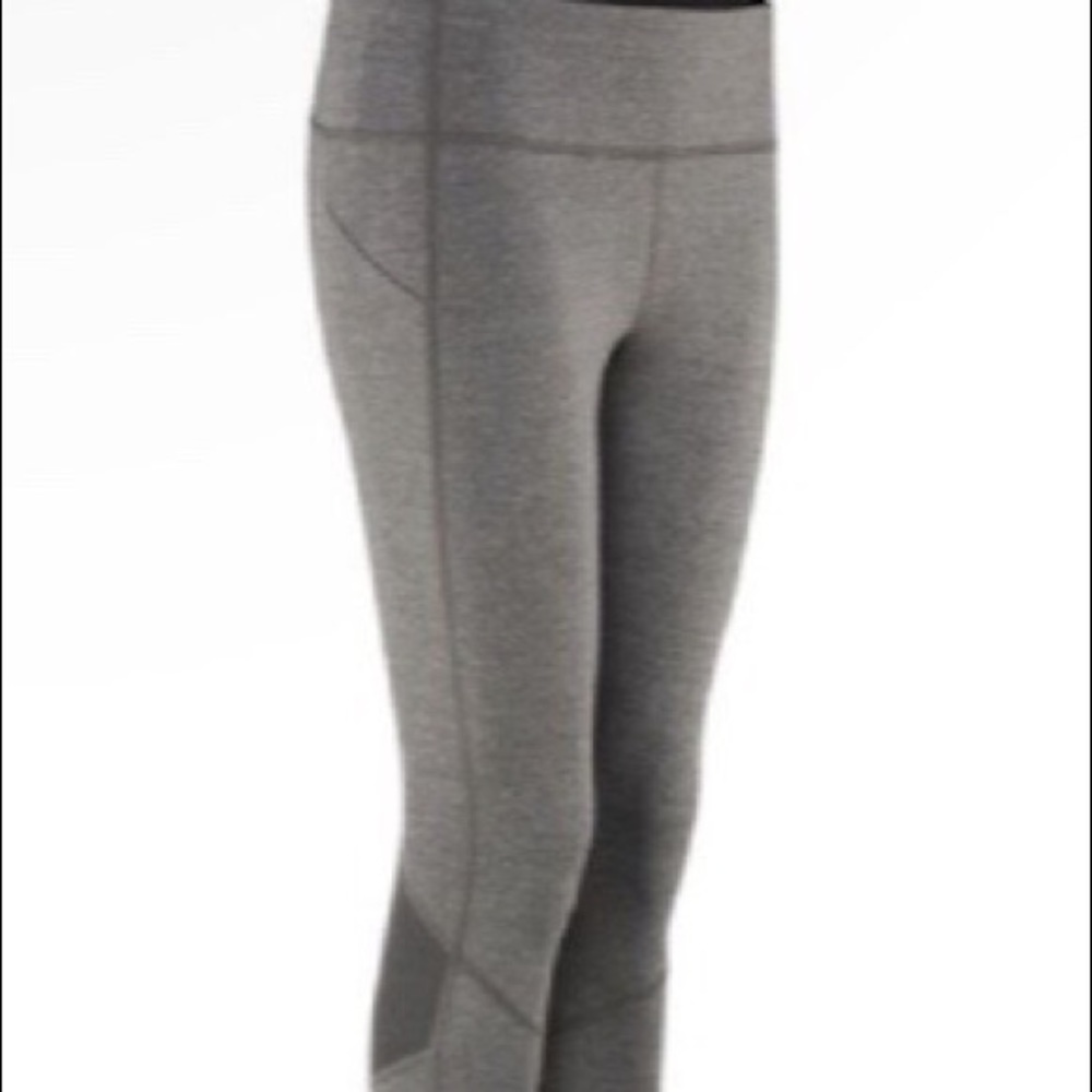 LULULEMON grey cropped legging